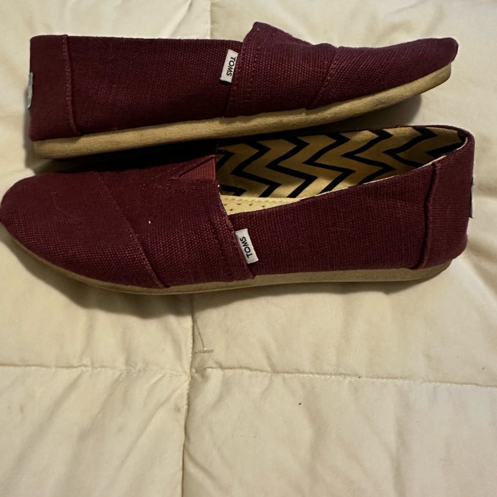 TOMS Slip-On Canvas Shoes in Wine